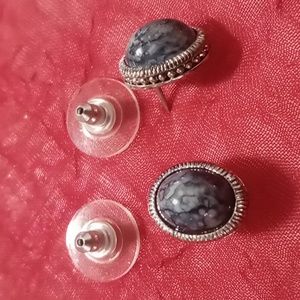 Laberdite studded earrings. In silver tone nwot